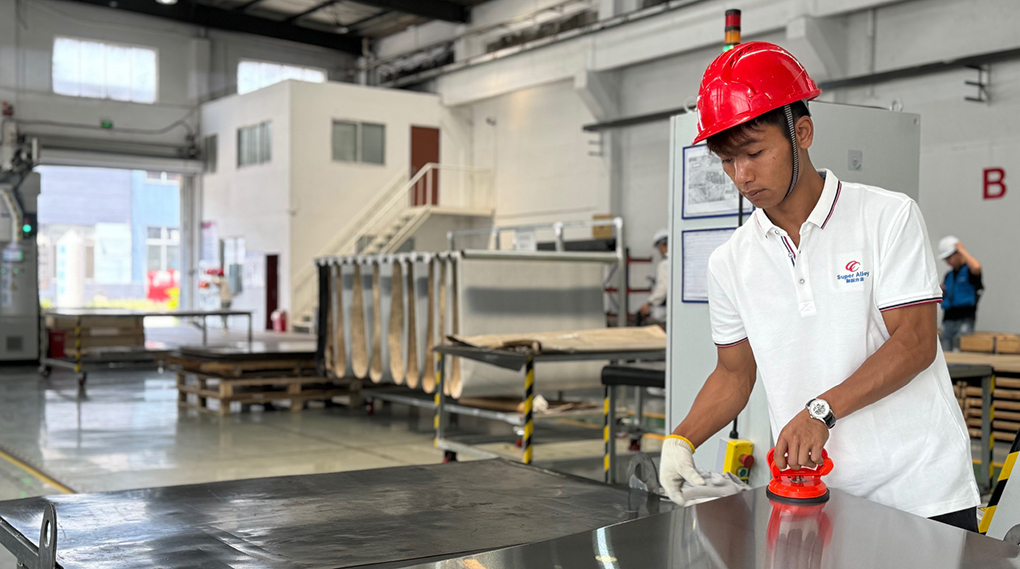 为什么选择 SUS630 作为压合钢板？