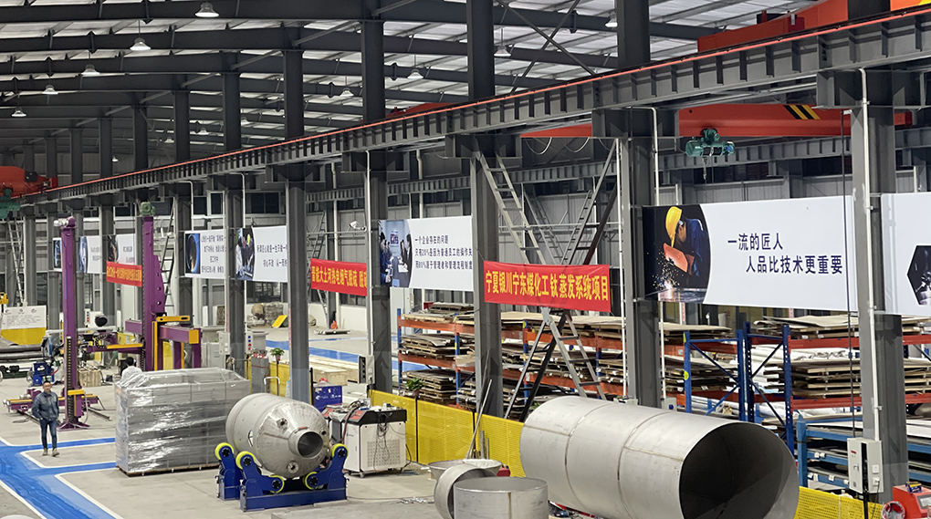 如何避免装配过程中尖锐工具对SUS630压合钢板表面造成损伤？